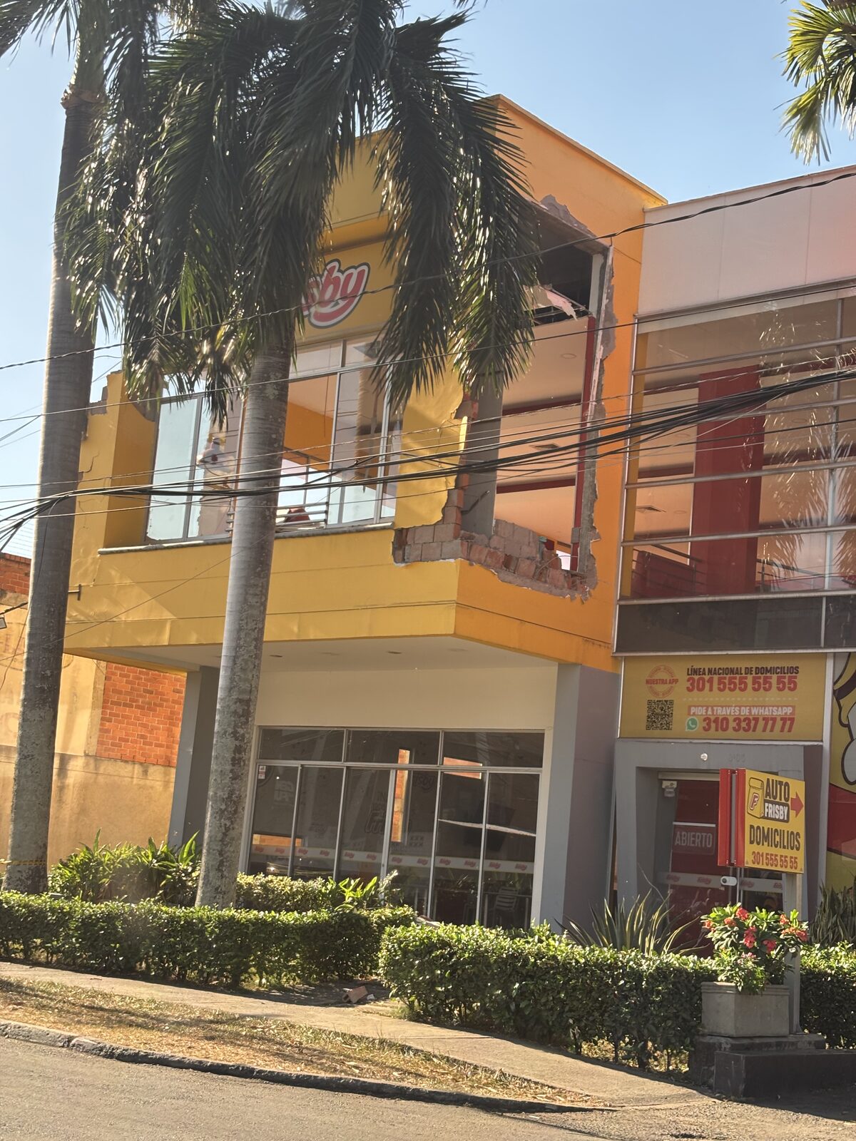 Daños estructurales en instituciones y viviendas de Cali tras el sismo (2 de 3)
