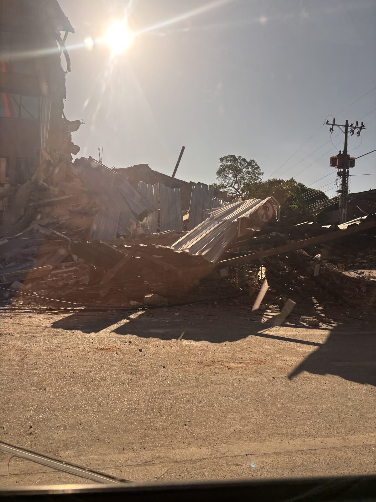 Daños estructurales en instituciones y viviendas de Cali tras el sismo (3 de 3)
